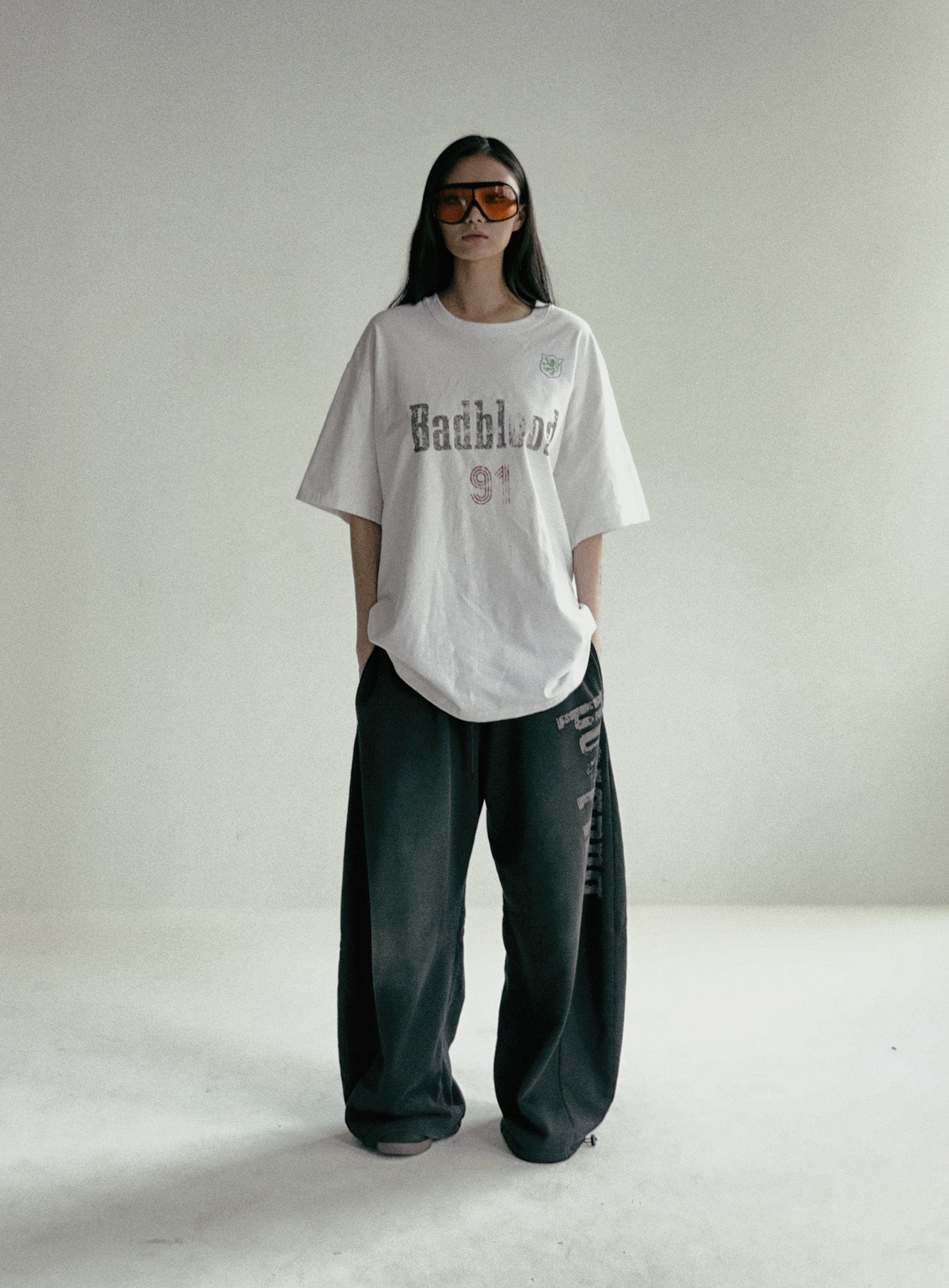 [w-tee24-111] Sun Faded 2 1/2 T 恤 - 白色