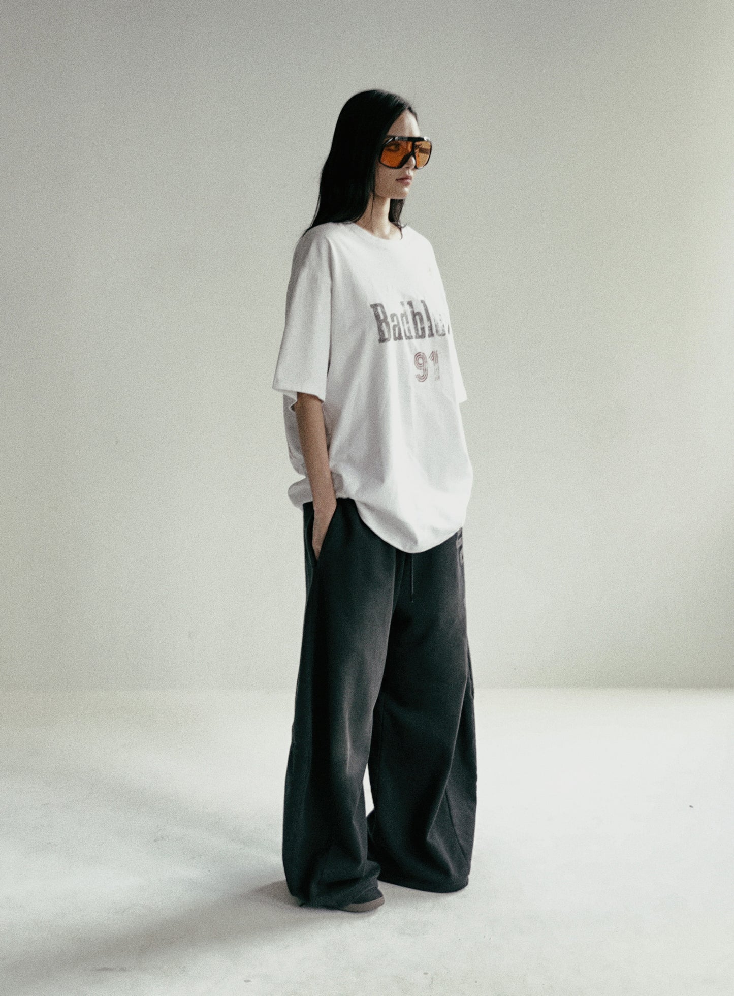 [w-tee24-111] Sun Faded 2 1/2 T 恤 - 白色