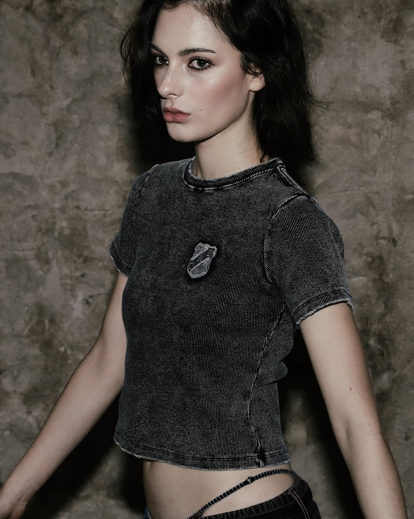 [w-tee25-013] 锈色牛仔修身T恤 - 黑色