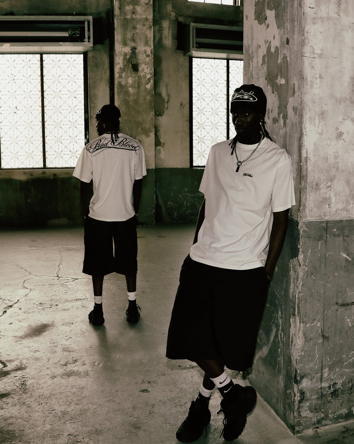 [w-tee25-034] 暗黑经典Logo T恤 - 白色