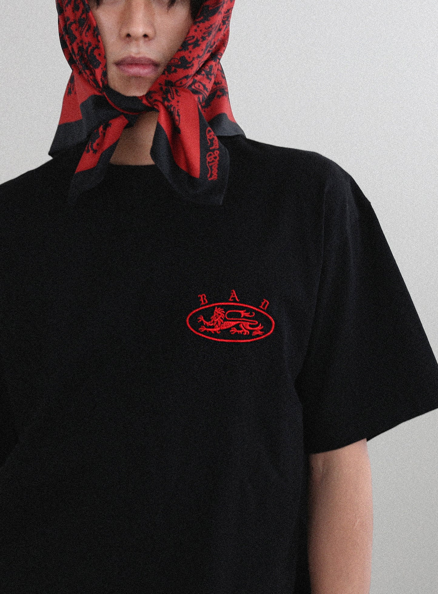 [w-tee24-113] Mystic Capsule 半袖T恤 - 黑色