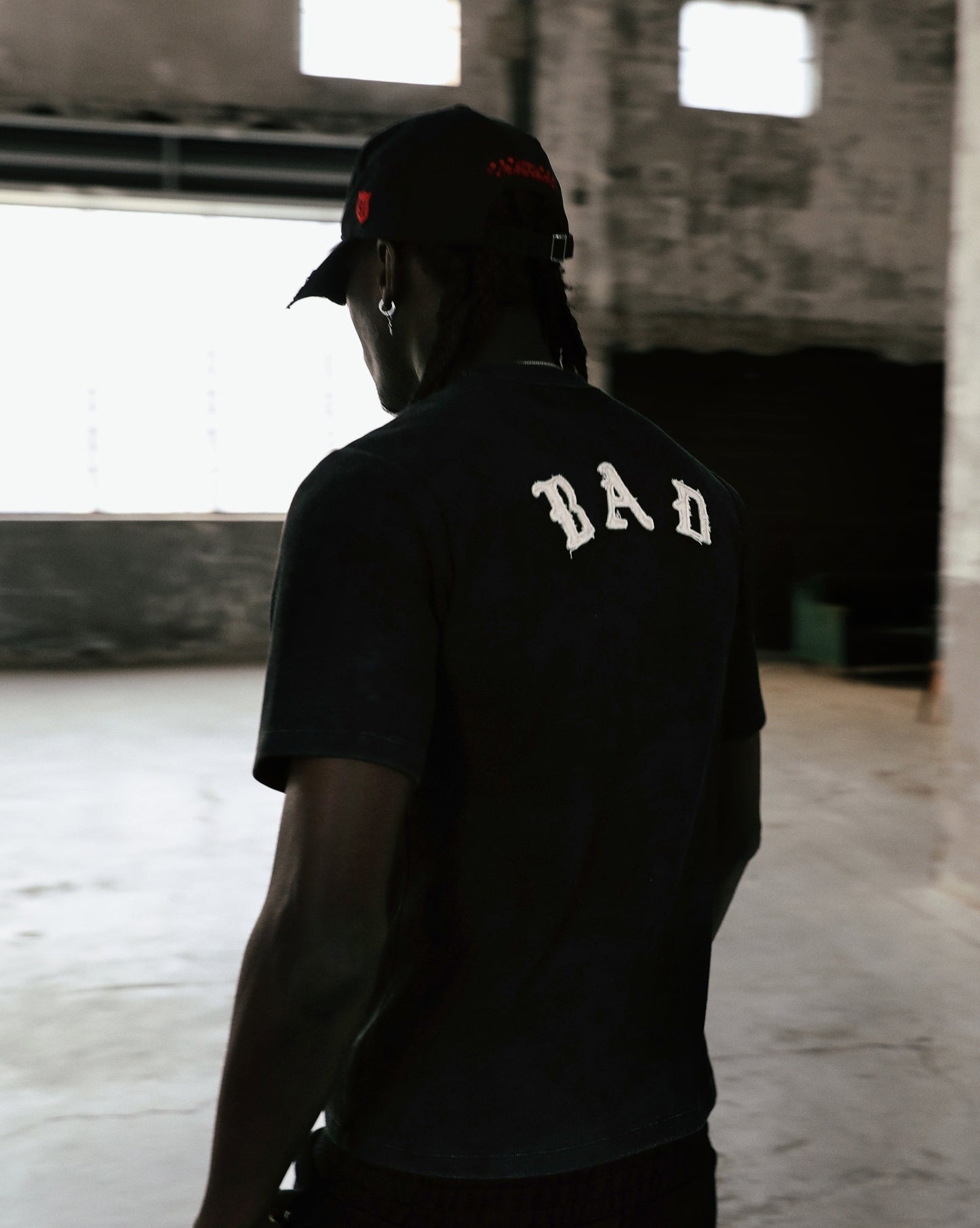 [w-tee25-033] Lion Patch 短袖修身版 - 水洗黑