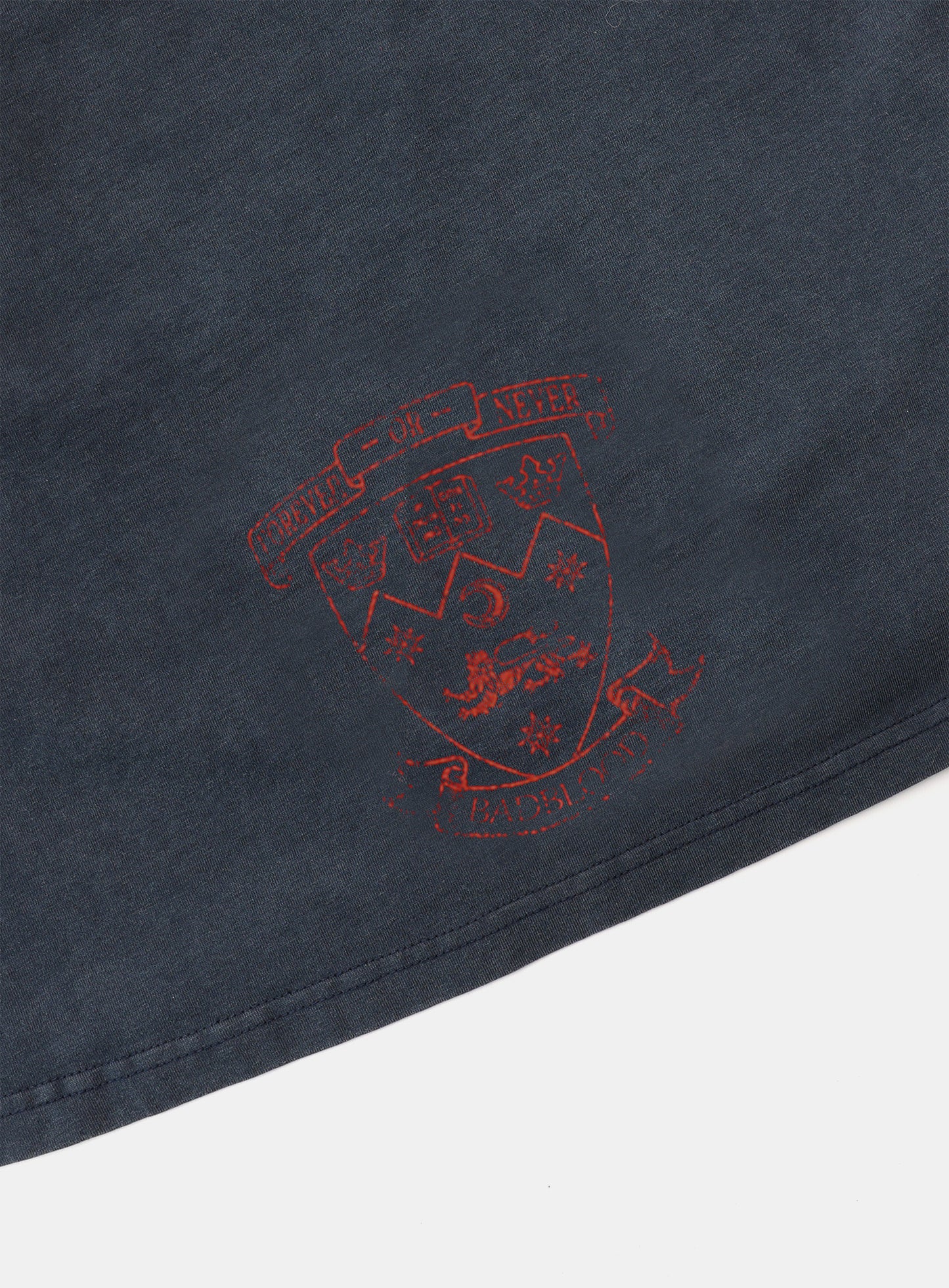 [w-tee25-060] Work Shop 印花做旧T恤 - 藏青色