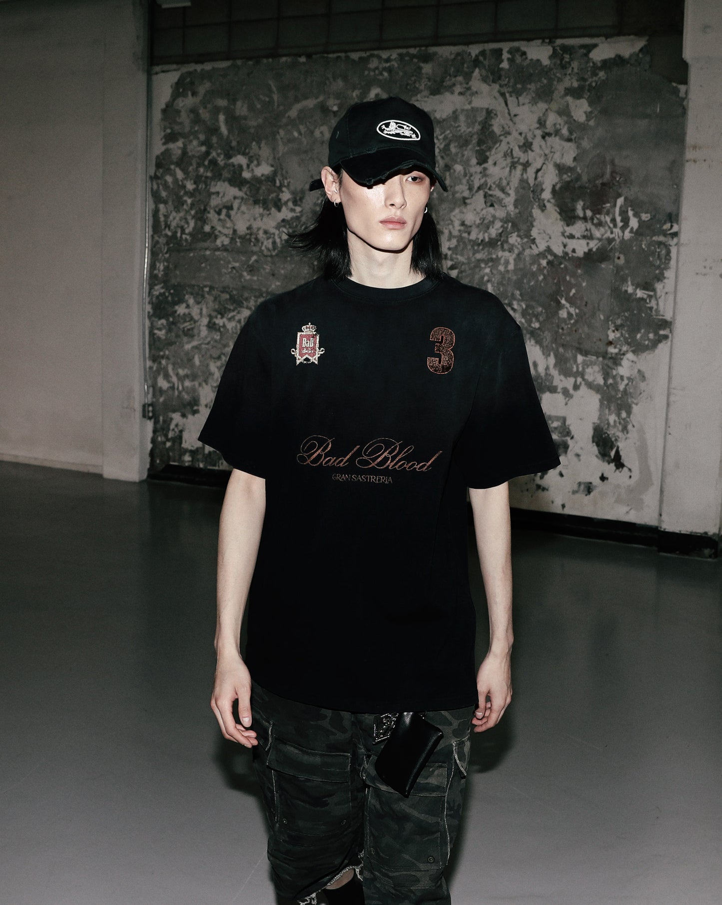 [w-tee25-048] Royal Classic T恤 - 黑色