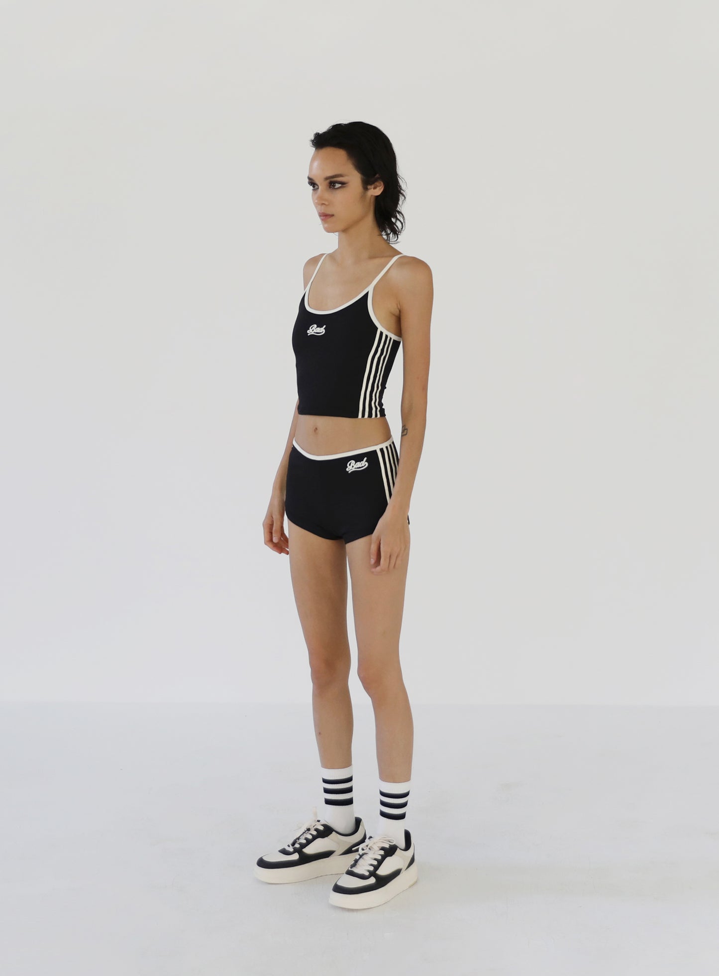 [w-srt24-034] Wendy 微短裤 - 黑色