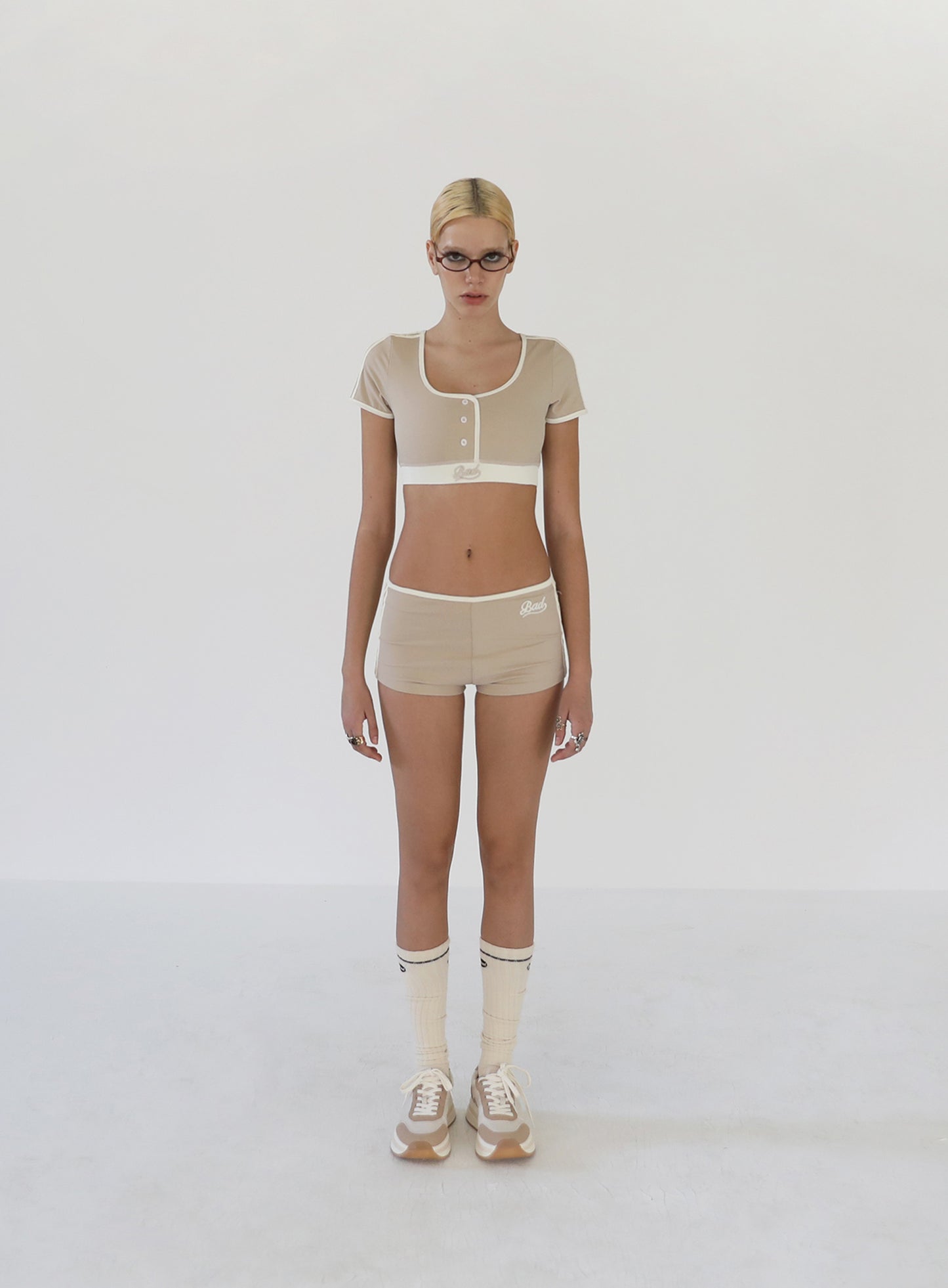 [w-srt24-031] Wendy 微短裤 - 沙色