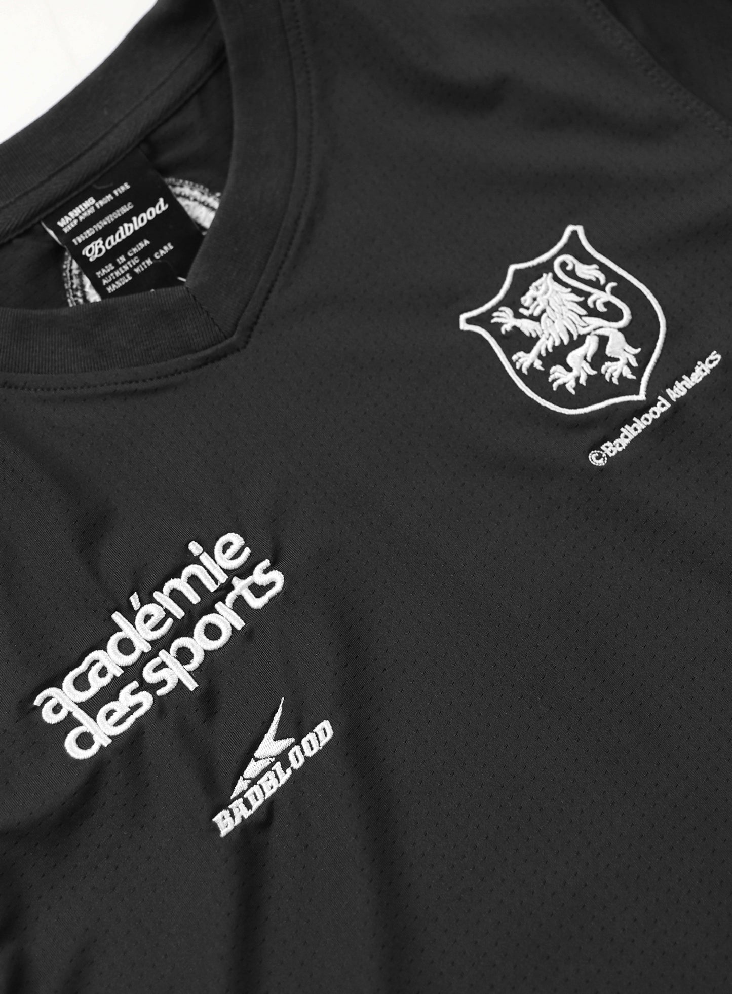 [w-tee24-029] ADS 复古 V 领短袖修身款 - 黑色