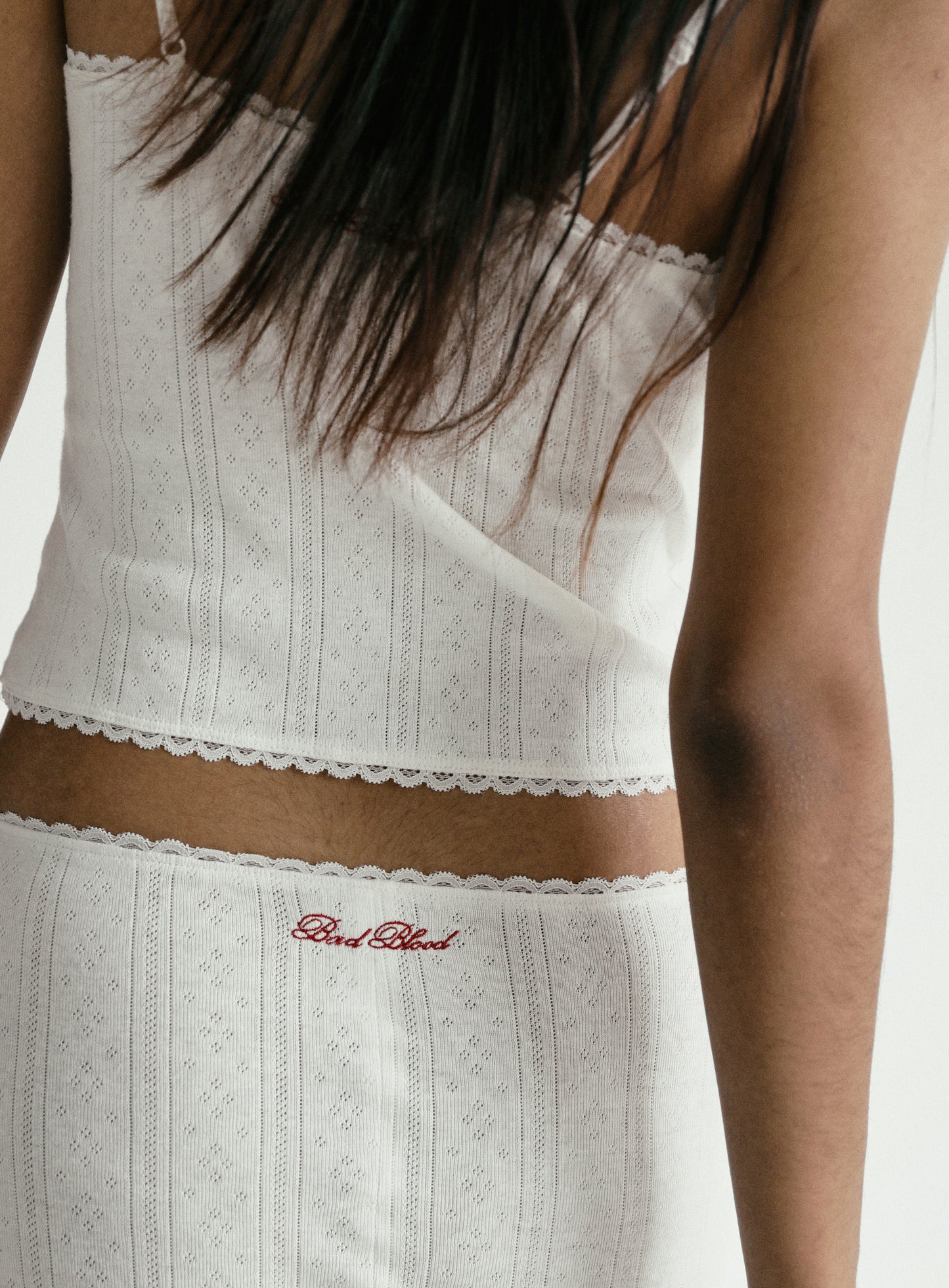 [w-skt24-029] 经典徽标尖头中长半身裙 - 白色