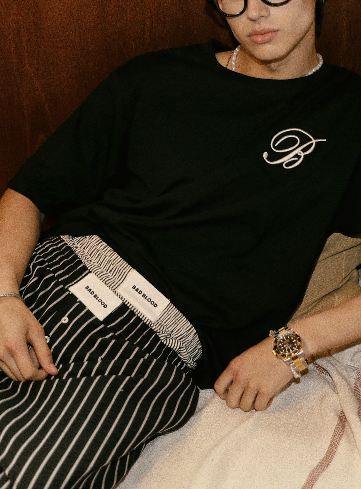 [w-tee24-064] 经典徽标宽松 T 恤 - 黑色