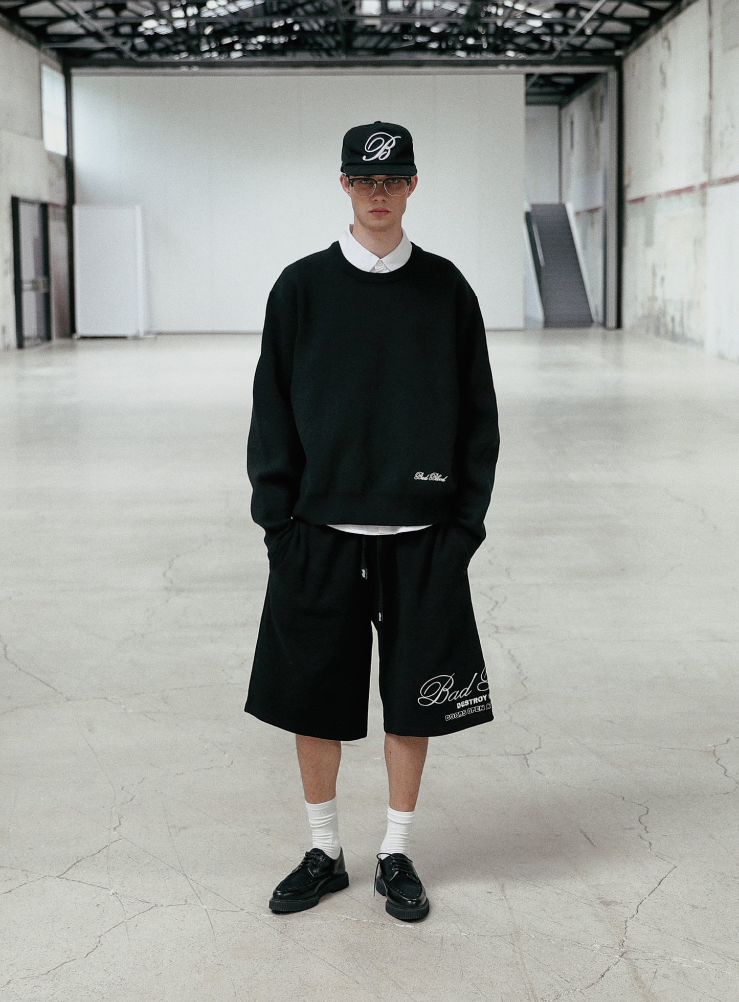 [w-srt24-070] 经典徽标百慕大裤 - 黑色