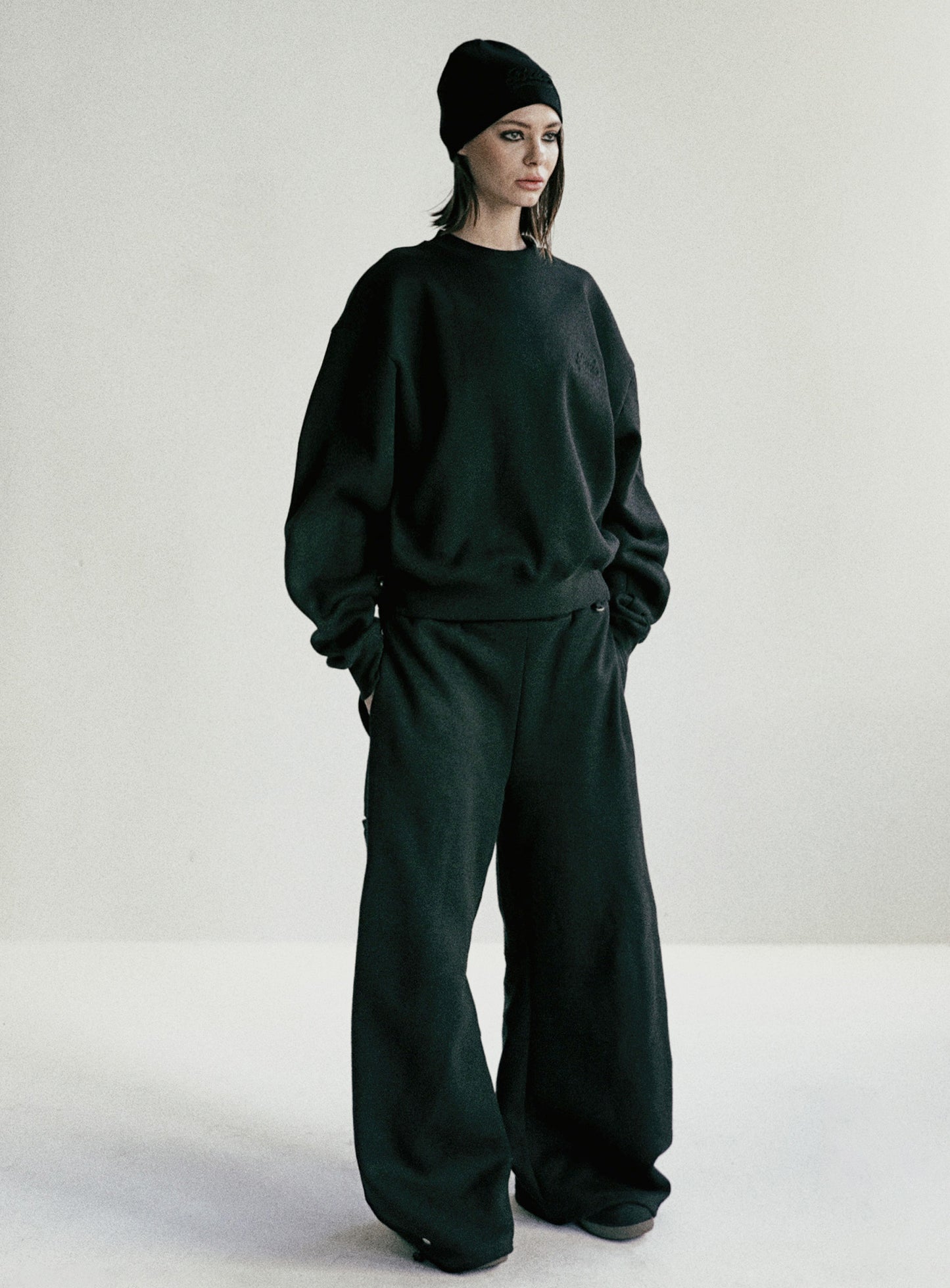 [w-sweatshirt24-008] Beyond 柔软抓绒运动衫 - 黑色