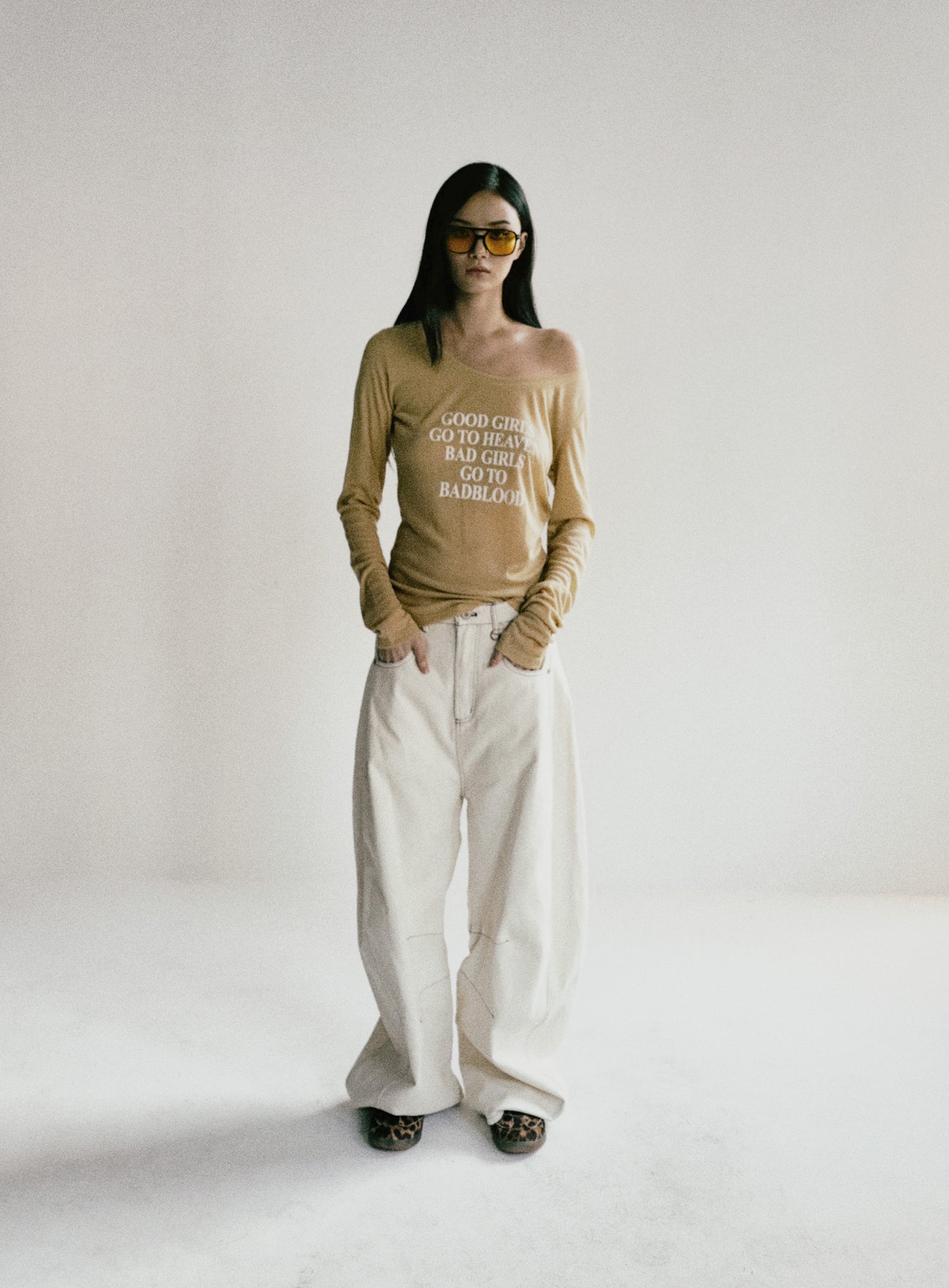 [w-tee24-093] Bad Girls 宽松上衣 - 香蕉色