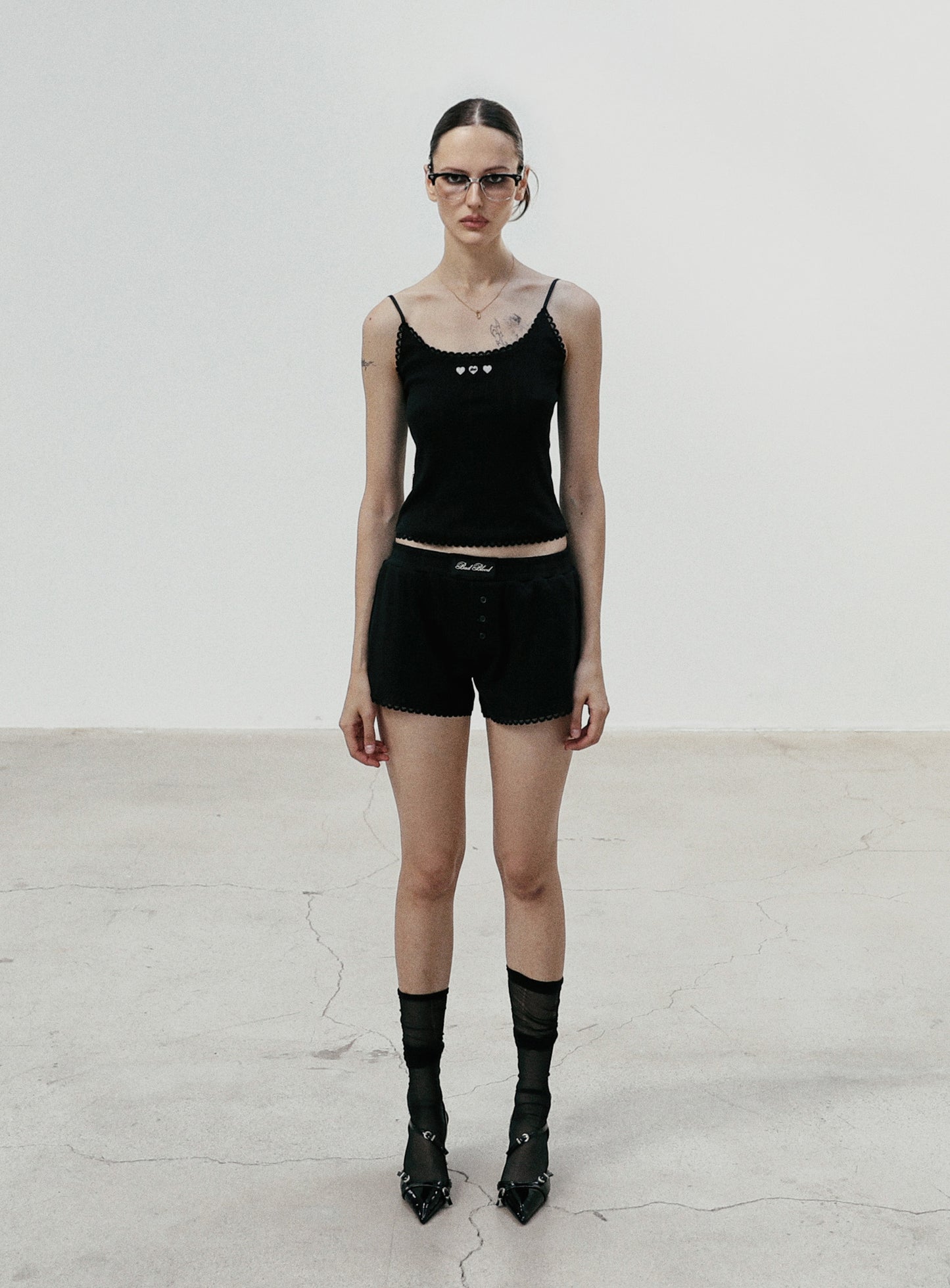 [w-srt24-072] 经典徽标尖头超薄平角短裤 - 黑色