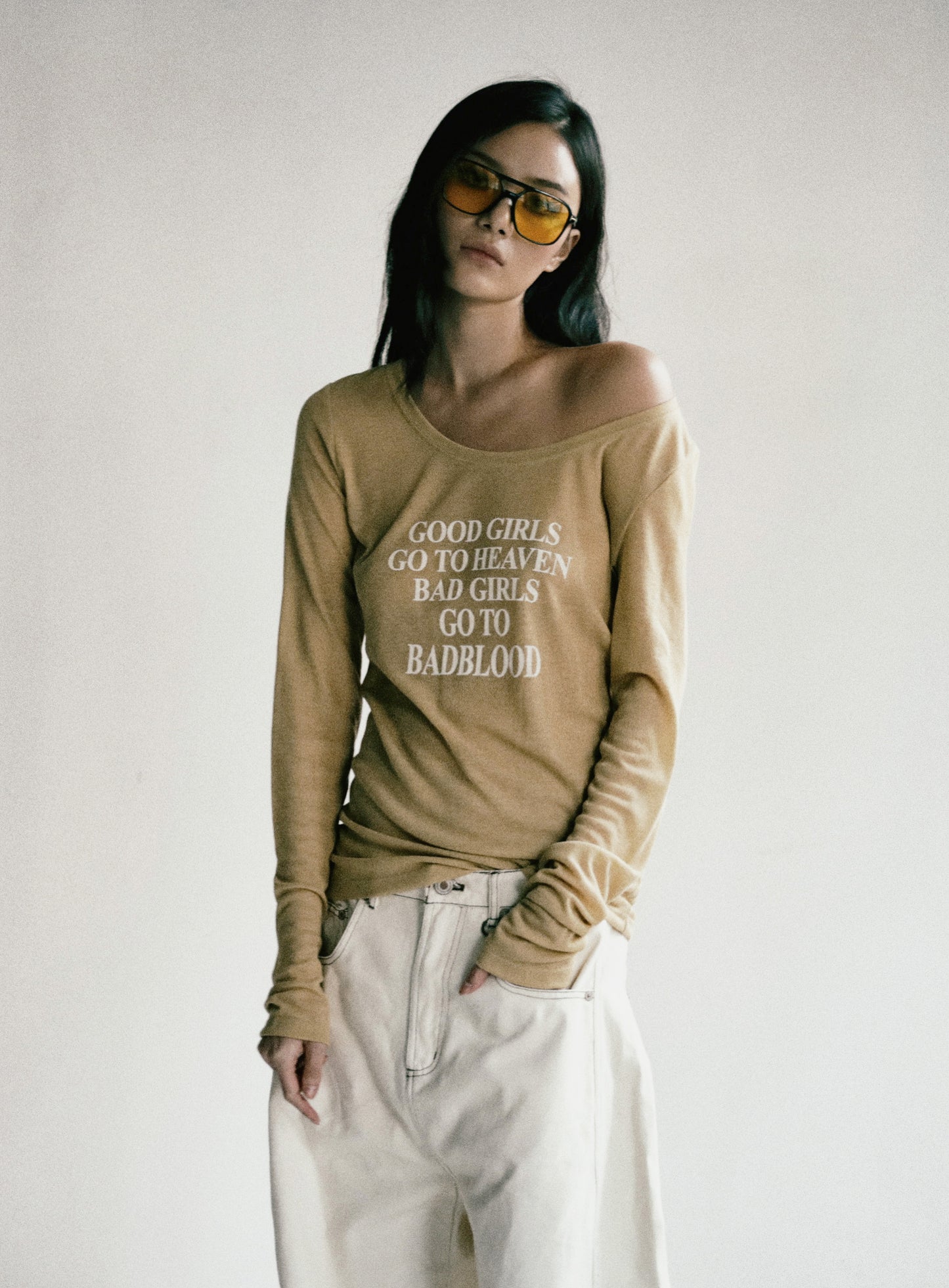 [w-tee24-093] Bad Girls 宽松上衣 - 香蕉色