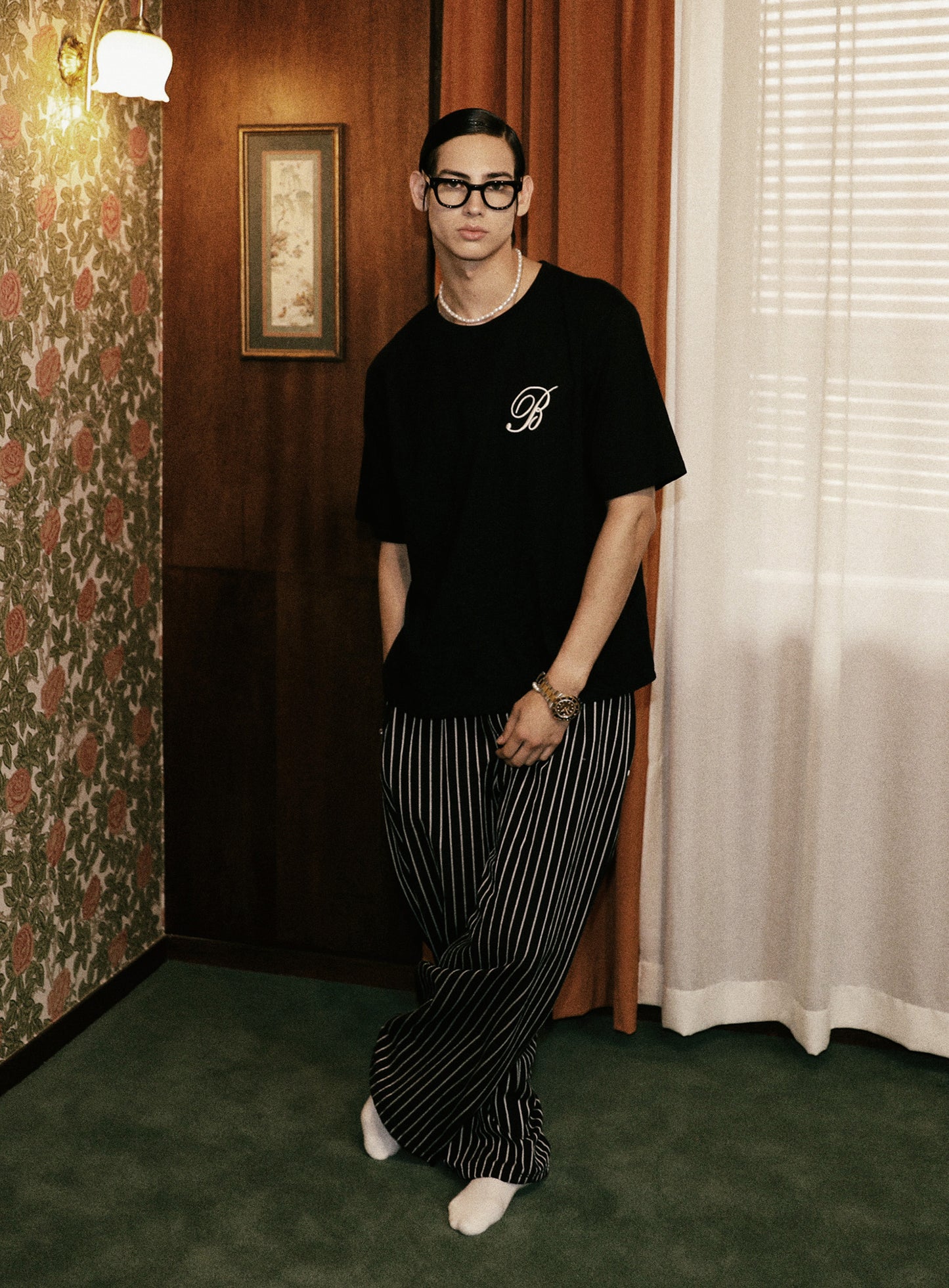 [w-tee24-064] 经典徽标宽松 T 恤 - 黑色