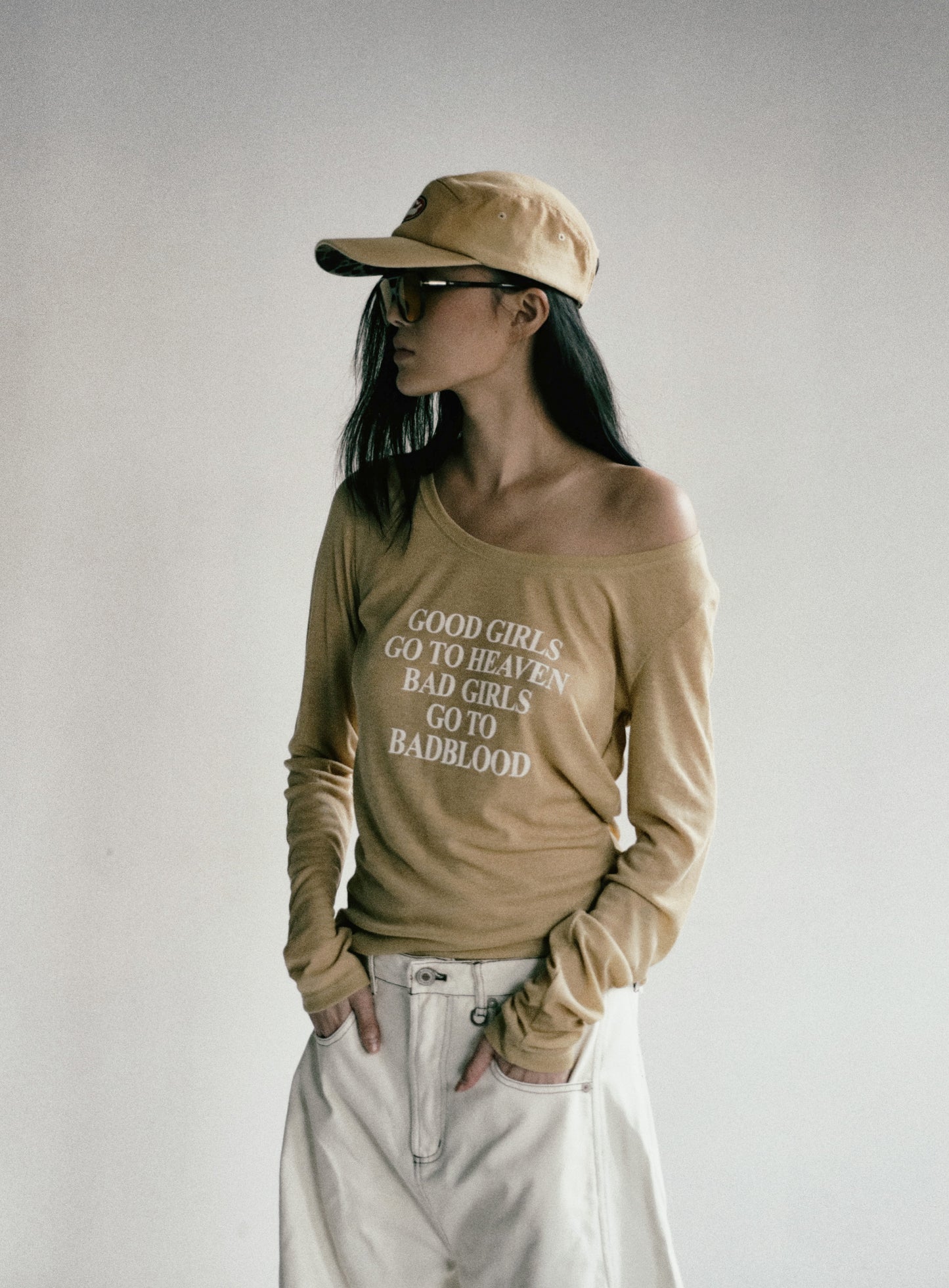 [w-tee24-093] Bad Girls 宽松上衣 - 香蕉色