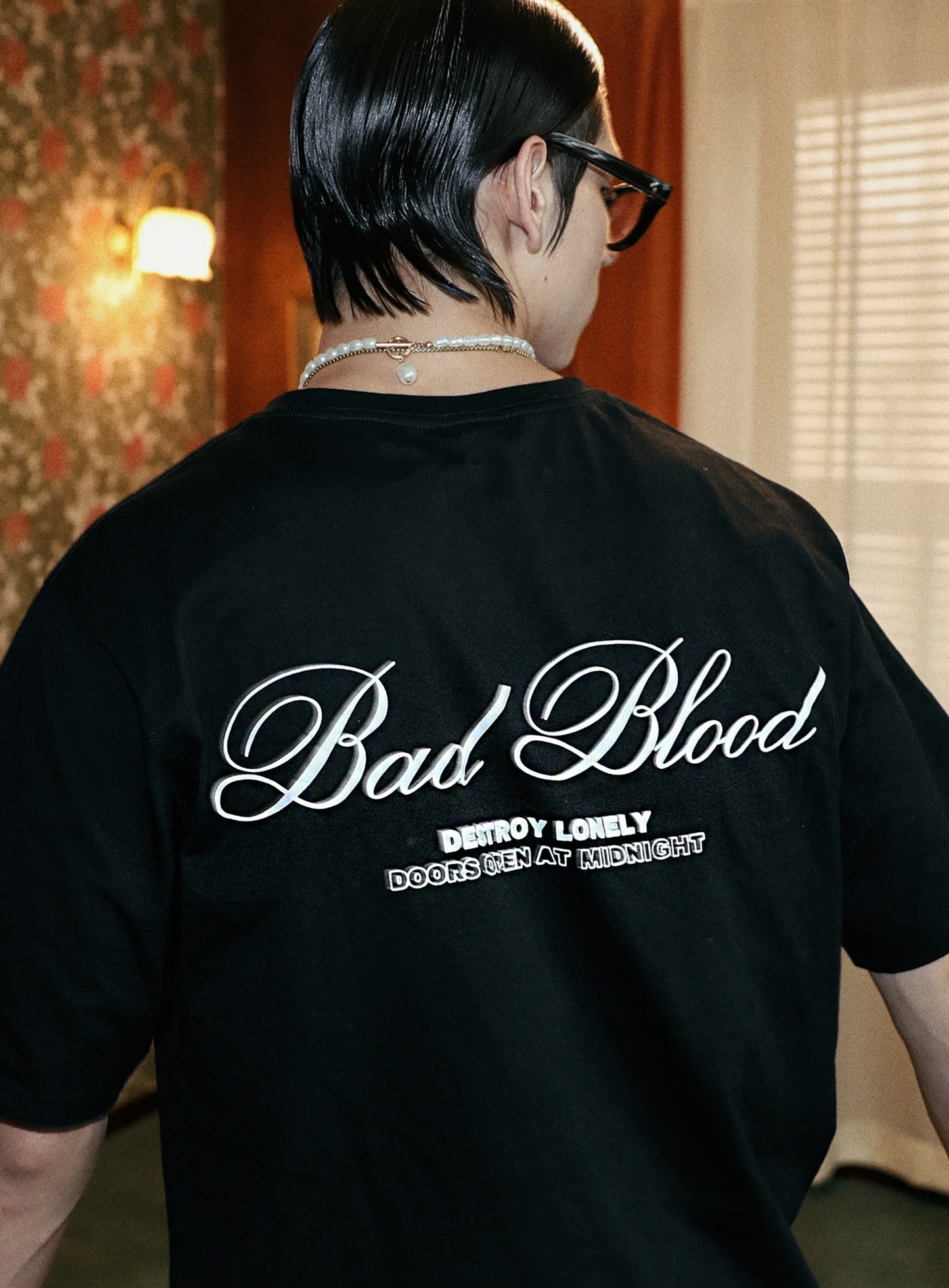 [w-tee24-064] 经典徽标宽松 T 恤 - 黑色